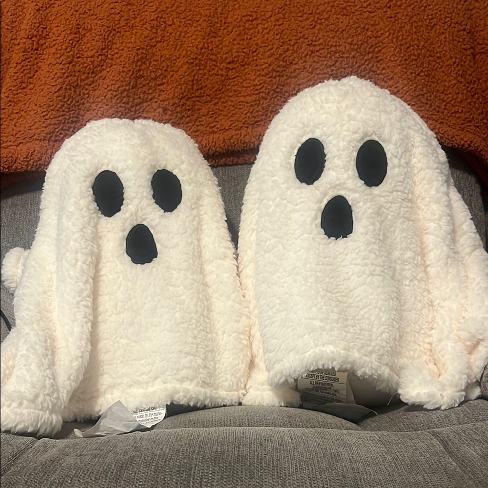 Halloween Ghost Sphere Decorative‎ Throw Pillows Faux Fur NWT Set of 2